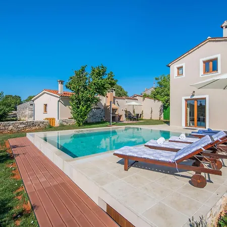 Zvane, A Charming Pool In The Heart Of Istria