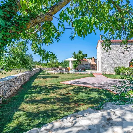 Zvane, A Charming Pool In The Heart Of Istria Vikendica Prkacini