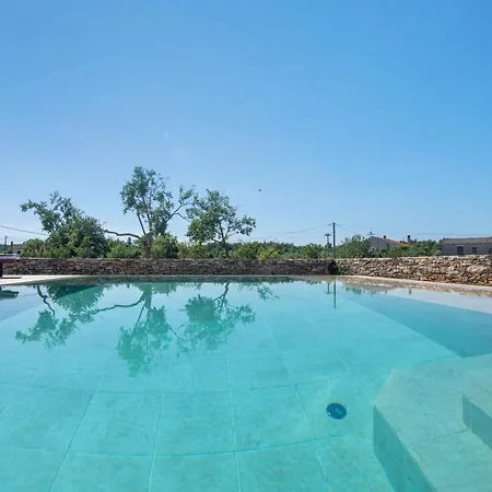 Zvane, A Charming Pool In The Heart Of Istria Vikendica