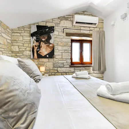 Vikendica Zvane, A Charming Pool In The Heart Of Istria Prkacini